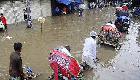 Banglade&scaron;ą tvindo liūtys