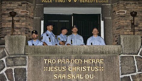 Protestuotojų susirėmimai su pareigūnais