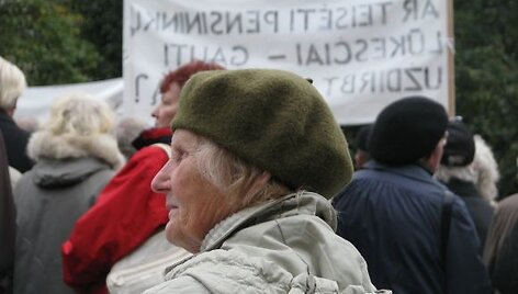 Prie Seimo protestavo pensininkai