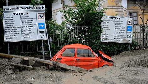 Nuo&scaron;liauža Sicilijos saloje
