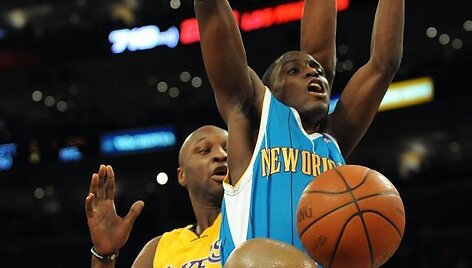 &bdquo;Lakers&ldquo; ir &bdquo;Hornets&ldquo; rungtynių akimirkos