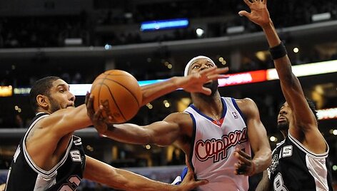 &bdquo;Clippers&ldquo; ir &bdquo;Spurs&ldquo; rungtynių akimirkos