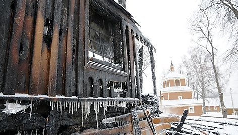 Pirmieji į gaisro vietą atvyko Utenos rajono ugniagesiai