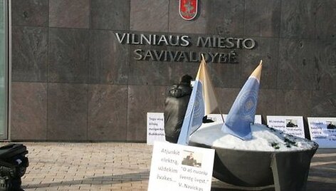 Surengta akcija prie Vilniaus miesto savivaldybės