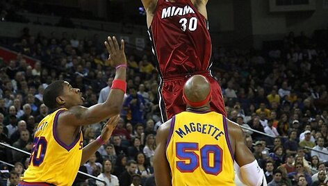 &bdquo;Golden State Warriors&ldquo; nusileido varžovams
