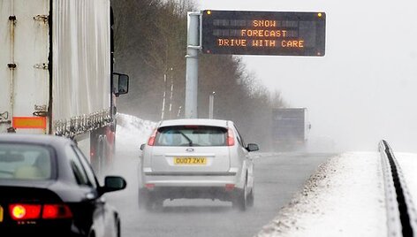 Sudėtingos eismo sąlygos kelyje