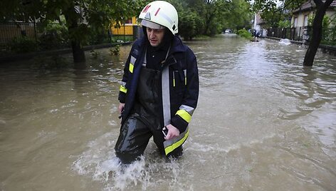 Vengrijoje siaučia pavasarinė audra
