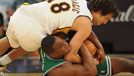 Bostono &bdquo;Celtics&ldquo; pergalė