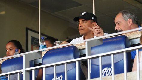 Barackas Obama su dukromis