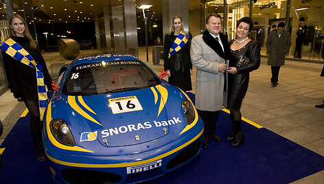 Foto naujienai: Banko &bdquo;Snoras&ldquo; Kalėdos su &bdquo;Ferrari&ldquo;