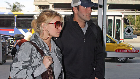 Foto naujienai: Jessica Simpson užmiega tik ant grindų 
