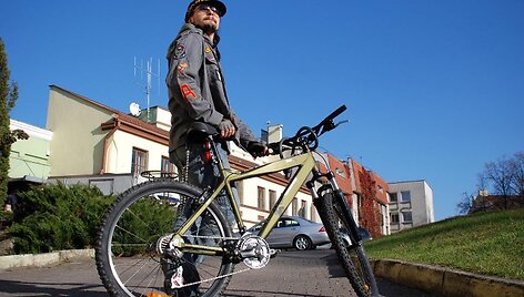 Foto naujienai: Hok&scaron;ila Andradė pagaliau pats vairuos