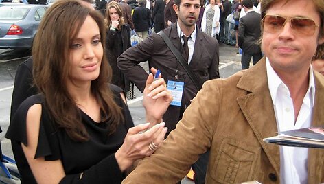 Foto naujienai: Kaip susiję Brangelina su Obama ir H. Clinton?