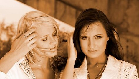 Foto naujienai: &bdquo;Toxica&ldquo; linksmino į paskutinę mokyklos &scaron;ventę susirinkusį jaunimą