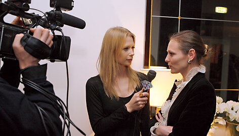 Foto naujienai: Erika Stasiulevičiūtė: su &bdquo;Fashion TV&ldquo; mikrofonu