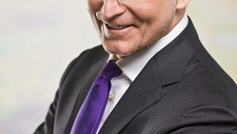 Foto naujienai: I&scaron;skirtiniai kadrai i&scaron; Seimo pirmininko Arūno Valinsko gimtadienio