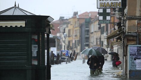 Kasmetinis potvynis užliejo Venecijos gatves