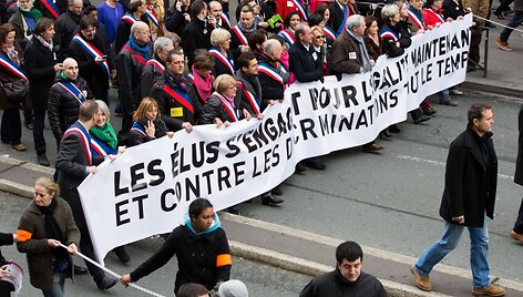 Homoseksualų santuokų rėmėjai i&scaron;ėjo į Paryžiaus gatves