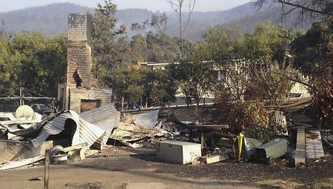 Tasmanijos salą vyraujant didžiulei kaitrai niokoja krūmynų gaisrai