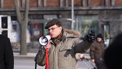 Rusakalbiai klaipėdiečiai piktinosi ketinimais uždaryti A.Rubliovo mokyklą bei teigė sieksiantys i&scaron;saugoti savo vertybes. 