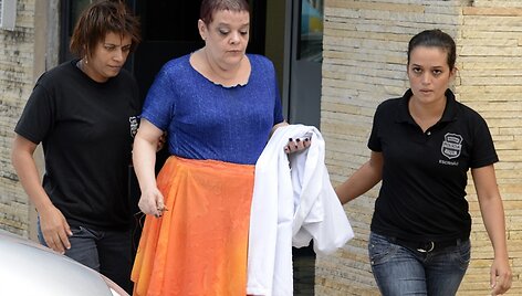 Virginia Soares de Souza (centre)