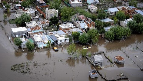 Liūtys Argentinoje pražudė dešimtis žmonių. 