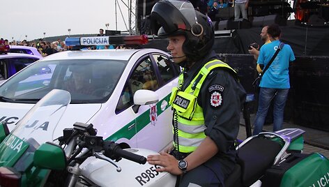 Dvi skirtingos stichijos &ndash; džiazo kalba ir keturių policijos automobilių gausmas