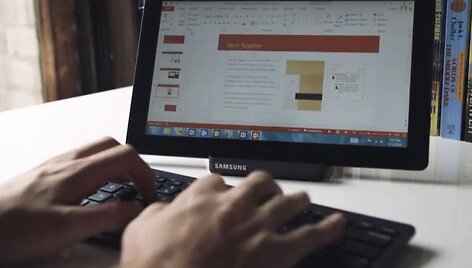 Plan&scaron;etiniame kompiuteryje įdiegtas &bdquo;Office 2013&ldquo; programas dažnai patogiau valdyti klaviatūra ir pele, o ne prisilietimais. 