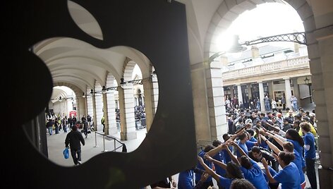Pirmoji &bdquo;iPhone 5&ldquo; prekybos diena, Londonas