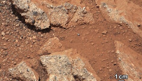 Naujose i&scaron; Marso atkeliavusiose nuotraukose &ndash; užuominos apie tai, kad planetos pavir&scaron;iuje galėjo tekėti vanduo. 