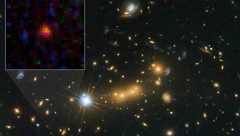 Už maždaug 13,3 mlrd. &scaron;viesmečių nuo Žemės esanti galaktika &bdquo;MACS0647-JD&ldquo; (padidinta) &ndash; kol kas tolimiausias astronomų užfiksuotas objektas visatoje. 