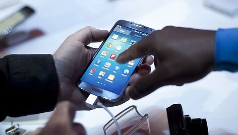 &bdquo;Samsung Galaxy S4&ldquo; pristatymo akimirka