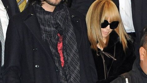 Manuelis Schwarzas ir Ayumi Hamasaki