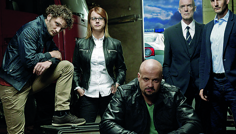 Jonas Kalėda (centre) su serialo &bdquo;K11: komisarai tiria&ldquo; kolegomis
