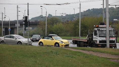 Eglės Straleckaitės &bdquo;Volkswagen Beetle&ldquo; pateko į avariją