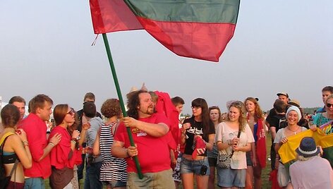 Lietuviai festivalyje &bdquo;Heineken Open&lsquo;er&ldquo; giedojo Lietuvos himną
