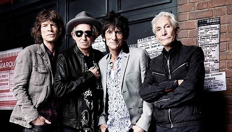 &bdquo;The Rolling Stones&ldquo; (i&scaron; kairės): Mickas Jaggeris, Keithas Richardsas, Ronnie Woodas ir Charlie Wattsas pozuoja 50-ojo jubiliejaus proga