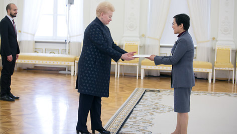 Dalia Grybauskaitė ir Mira Sun