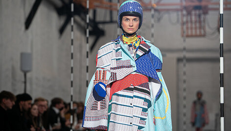 Laimos Jurčos ir Martos Veinbergos kolekcijos &bdquo;Collective Blanket&ldquo; modelis