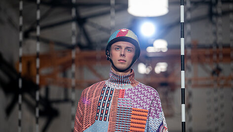 Laimos Jurčos ir Martos Veinbergos kolekcijos &bdquo;Collective Blanket&ldquo; modelis