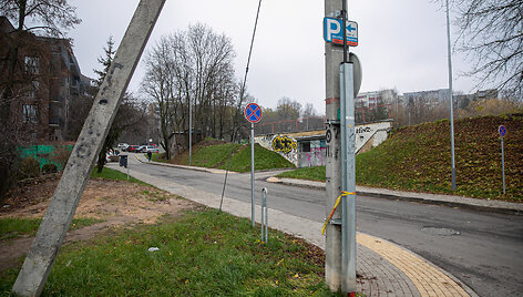 Kelio ženklas &bdquo;Stovėjimo zona&ldquo; Zarasų gatvė 5A