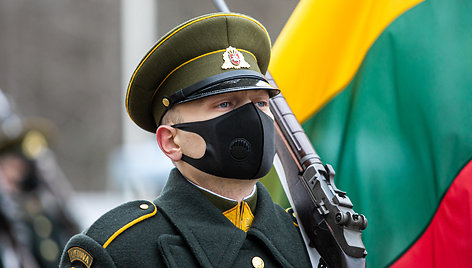 Lietuvos kariuomenės pajėgų vėliavų pakėlimo ceremonija Lietuvos didžiojo kunigaikščio Gedimino štabo batalione