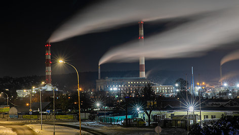 Naktiniame šaltyje paskendę Vilniaus kaminai