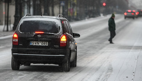 Ketvirtadienio rytą Vilniuje pradėjo snigti