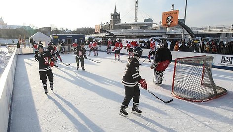 Oficialus čiuožyklos atidarymas prie Baltojo tilto