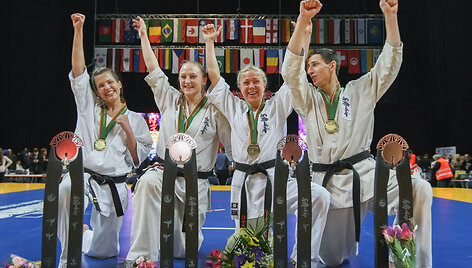 I&scaron; kairės: Rita Pivoriūnaitė, Gabija Gudeliauskaitė, Diana Mačiūtė, Andrius Miseckas