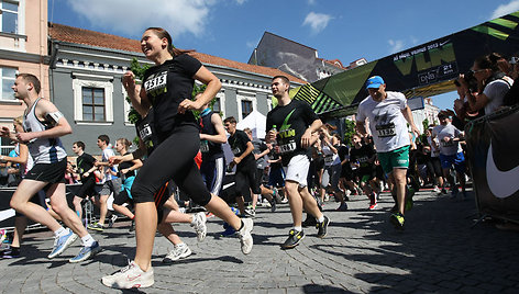 Vilniaus Senamiesčio gatvėse – minia bėgikų