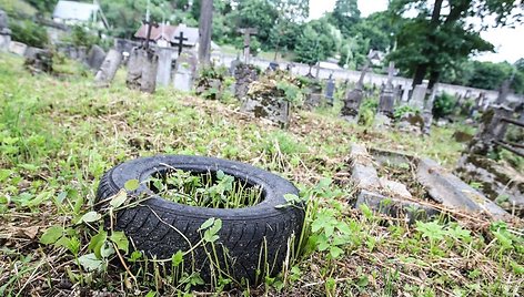 Senąsias Rasų kapines būtina atnaujinti