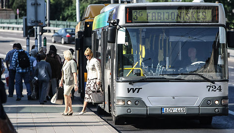 Autobusų ir troleibusų keleiviams tenka prisitaikyti prie naujų važinėjimo po Vilnių ypatumų