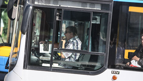 Autobusų ir troleibusų keleiviams tenka prisitaikyti prie naujų važinėjimo po Vilnių ypatumų